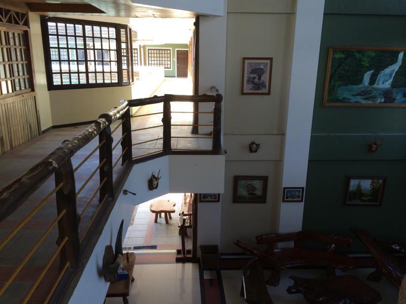 White Beach Resort Bar & Restaurant Puerto Galera Exterior foto